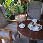Coolcower House 3*