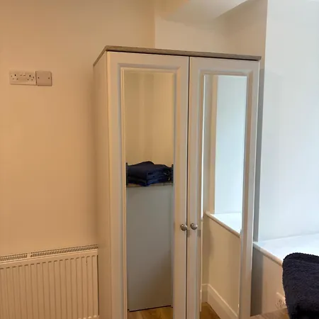 بيت ضيافة Coolcower House