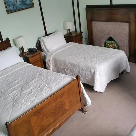 Coolcower House 3* ماكروم