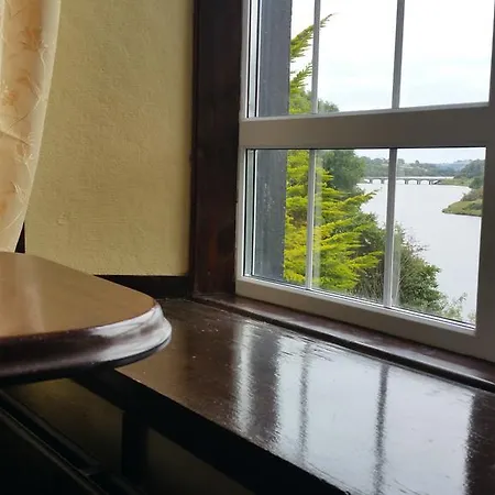 Coolcower House Мэкрум