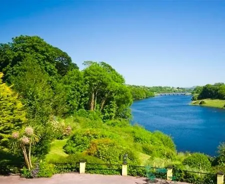 بيت ضيافة Coolcower House