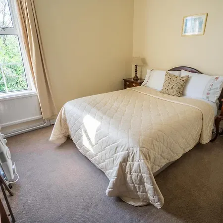 بيت ضيافة Coolcower House